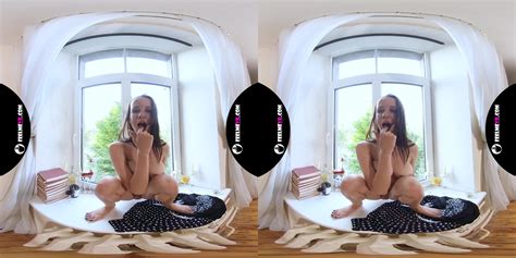Paula Smoke And Orgasm Virtual Reality VR Porn Video VRPorn