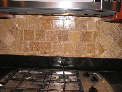 Travertine Backsplash – Wesley Chapel, Florida