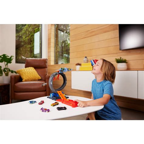 Ripley PISTA HOT WHEELS HTN78 JUGUETE ATAQUE MURCIELAGO