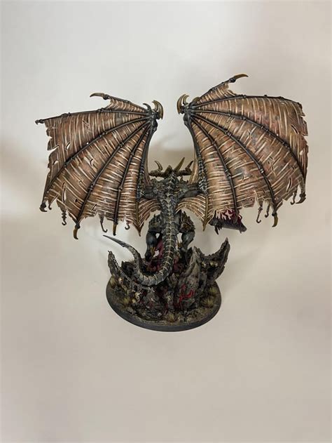 Be’lakor completed- officially the biggest mini I’ve painted : r/Chaos40k