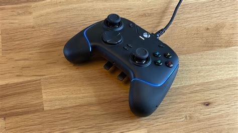 Обзор контроллера Razer Wolverine V2 Chroma для Xbox: Проводное ...