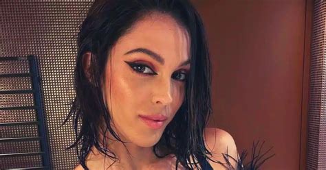 Iris Mittenaere Se D Couvre Sous Tous Les Angles En Lingerie Les Fans Adorent