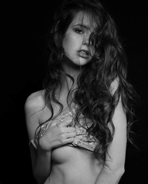 Tatiana Sassoye Nude Sexy Photos TheFappening