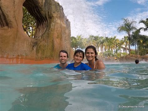 Hot Beach Parque Aqu Tico Em Ol Mpia Descansa Na Volta