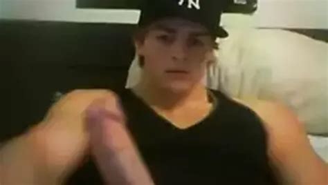 Amateur Bobby Wichst XHamster