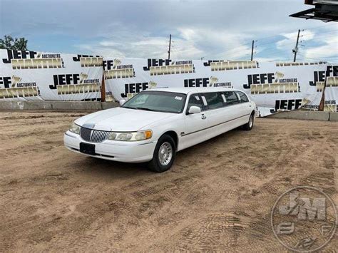 1999 Lincoln Town Car Vin 1l1fm81w0xy712551 Limo Jeff Martin