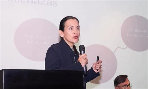 Qui N Es In S Manzano La Nueva Ministra De Ambiente De Ecuador