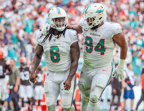 Dolphins elevate LB Melvin Ingram from practice squad for game vs. Ravens