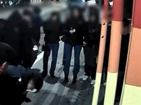 Omofobia Doppio Attacco Alla Sede Del Gay Center A Testaccio Le Scritte Sui Muri Della Baby