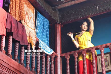 Bollywood Actress Wallpapers DESI HOT MASALA PICS Of Telugu Actress ANUSHKA SHETTY Spicy Photos