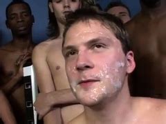 Gay Men Ready For Sex And Moviekup In Porn Theater At DrTuber