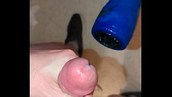 Golpeando Mi Polla Hasta Que Me Corro Casi Atrapado XVIDEOS