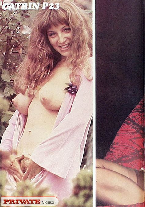 Luscious Babe Pulls Up Her Black Dress Then XXX Dessert Picture