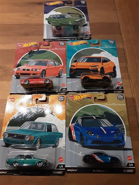 Komplettes Set Hot Wheels Premium Auto Strasse Neu und originalverpackt in Adlikon für CHF 65
