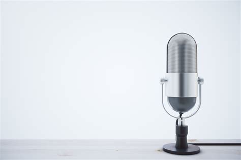 How A Piezoelectric Microphone Works (Tech, History & More!)