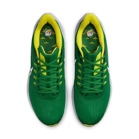 Nike Releases New Oregon Ducks Pegasus 39 Shoes For 2022 Will You Pick