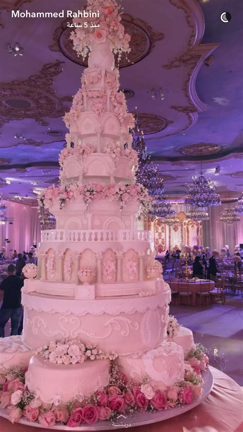 Elaborate Wedding Cake | Huge wedding cakes, Royal wedding cake, Big