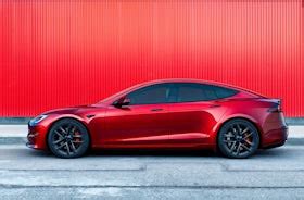 Tesla Model S Review 2023 | Performance & Pricing | carwow