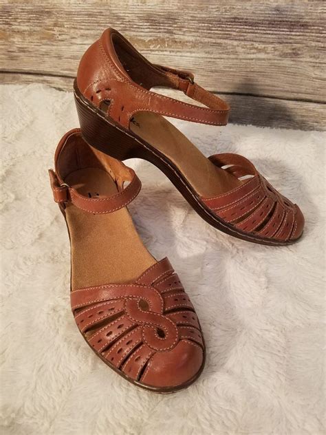 Clarks Womens Closed Toe Ankle Velcro Strap Brown Leather Sandals Size 65 M Clothing Shoes