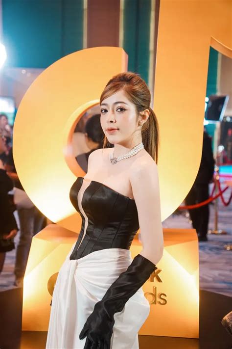 Ngắm nhìn 101 hình ảnh Linh Barbie cute mặc bikini cực xinh