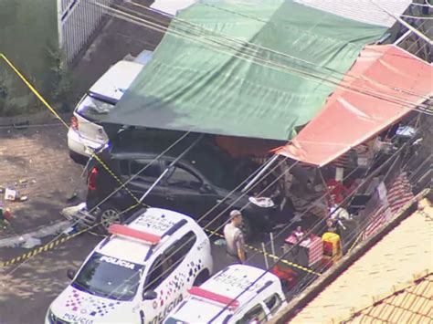 Carro Invade Feira E Deixa Pessoas Feridas Na Zona Leste De Sp