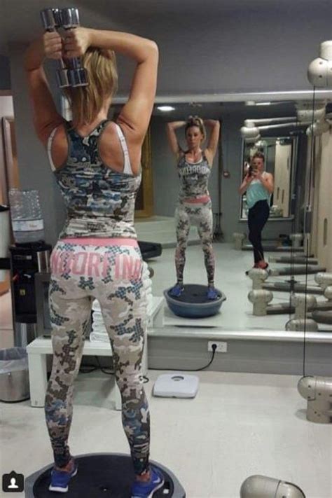 Rozenek W Bikini Ale Ona Ma Cia O