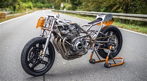 Đầu tuần sửng sốt với bản độ Super Naked Cafe Racer từ Đức