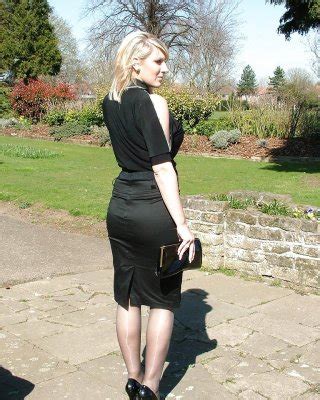 Non Nude Posing From An Sexy Babe Demi Who Likes Doing It Outdoor Porn Pictures XXX Photos