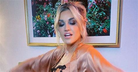 Pussycat Doll Ashley Roberts Sends Temperatures Soaring With Sultry Lingerie Snaps Daily Star