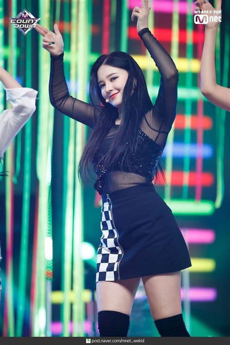 Momoland I M So Hot N Th N Ng I N I Ti Ng D P