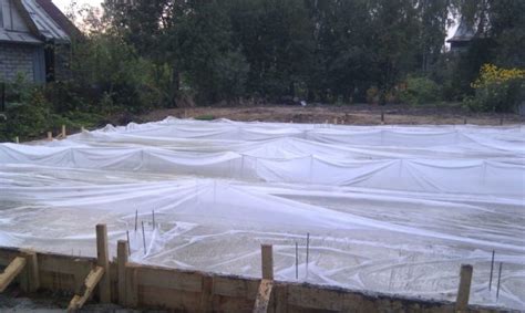 Технология бетонирования в мороз: чем укрывать бетон?