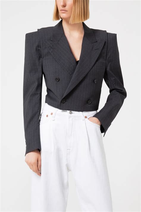 Укороченные жакеты для офиса и отдыха