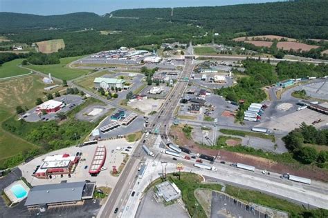 Bedford County, Pennsylvania, Breezewood, Pa Turnpike interchange at ...