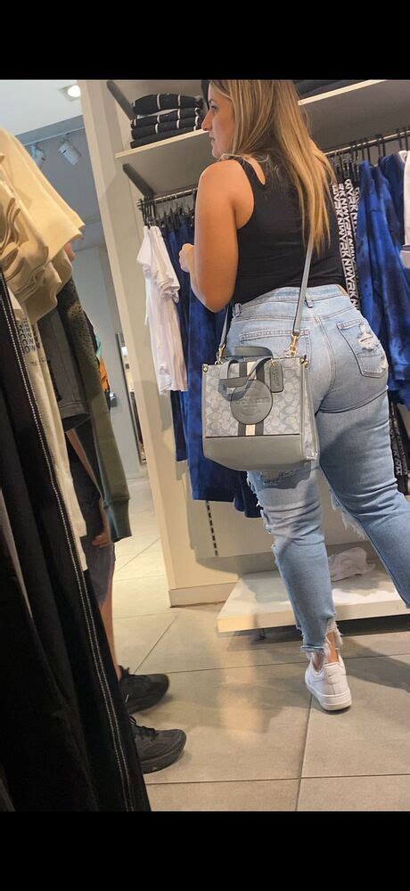 Latina Milf Great Ass Tight Jeans Vpl Tight Jeans Forum