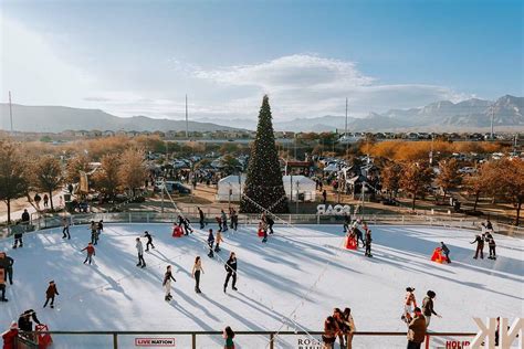 Downtown Summerlin Kicks Off Holiday Season Provided Content Homes