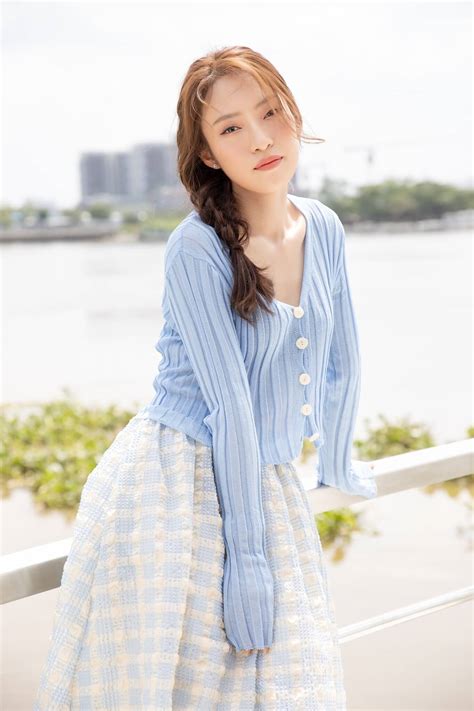 Hot girl VTV tung ảnh nóng bỏng lần đầu làm trái lời mẹ