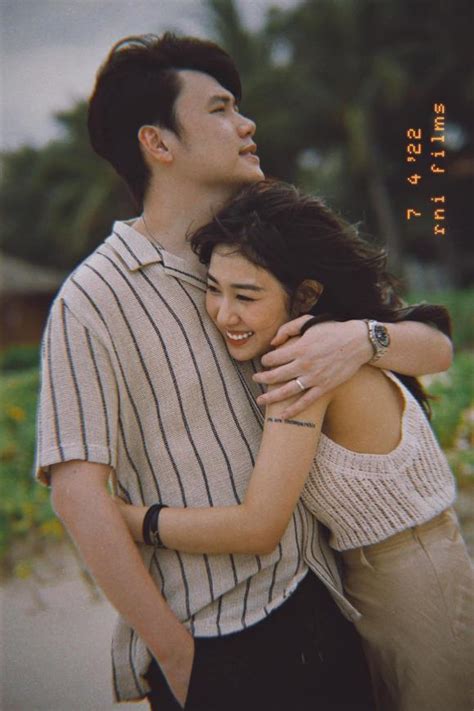 Hot mom Trang Lou em gái Huyme kỷ niệm năm ngày cưới hai nhóc tỳ lộ diện cực yêu