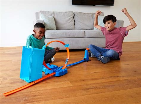 SET DE JUEGO HOT WHEELS CAJA DE ACROBACIAS MULTI LOOP