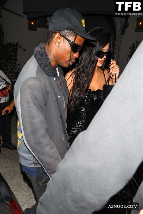 Kylie Jenner Sexy Seen Flaunting Her Hot Legs Wearing A Short Dress With Travis Scott In West
