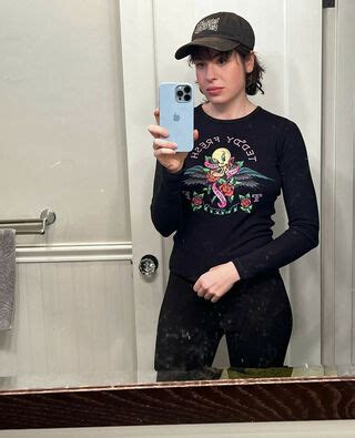 Anisa Jomha AnisaJomha AnisaTheGreasy Annie Jay Anniejay Nude OnlyFans NudoStar TV