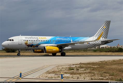 EC MLE Vueling Airbus A320 232 WL Photo By Keith Pisani ID 1072624