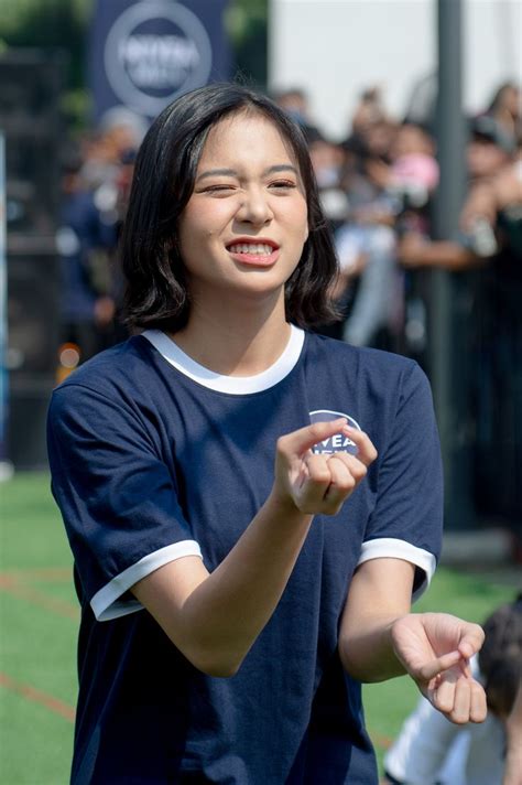 Zee Jkt48 Istana Putri Pose Fotografi Wanita Potret Diri