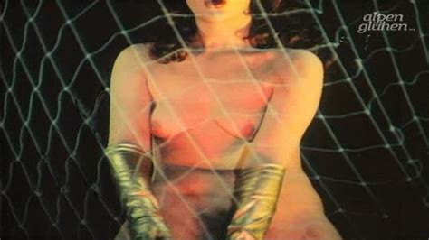 Naked Unknown 3536 In Autostop Lustreport