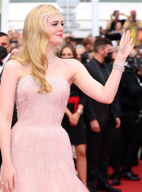 Elle Fanning Nude Porn Pictures Xxx Photos Sex Images Pictoa