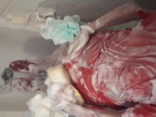 Soaping in Red 介绍 Pornhub Gay