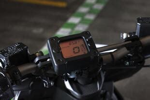 Prova Yamaha Aerox R Naked Recensione Con Pregi E Difetti Scheda Tecnica E Velocit Insella