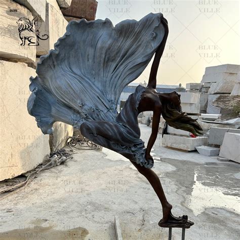 Garden Decoration Metal Beautiful Naked Dancing Girl Life Size Bronze Statue Wind Woman