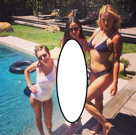 În Bikini Zici Că E O Puștoaică Ce Bine Arată DEMI MOORE La De Ani Libertatea