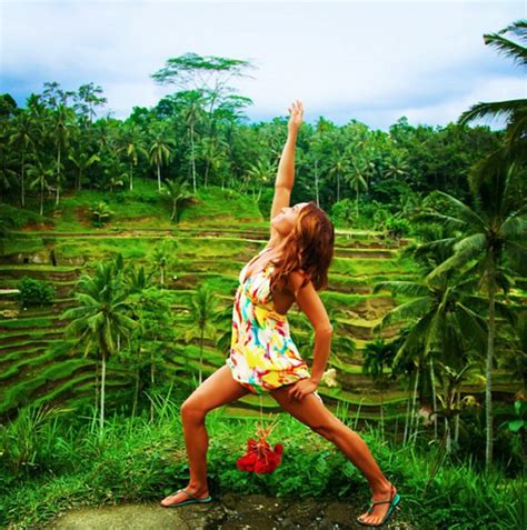 Möt kvinnan som är proffs på tyngdlyftning med sin vagina