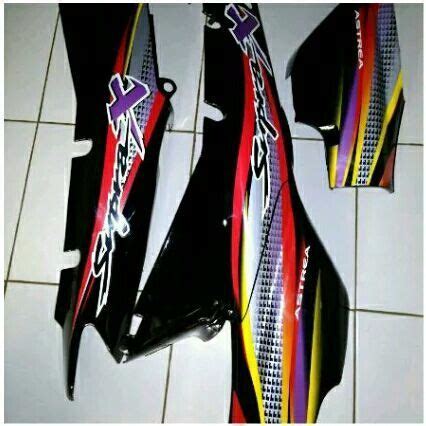 Cover Body Belakang Supra X Lama Hitam Plus Striping Bodi Belakang